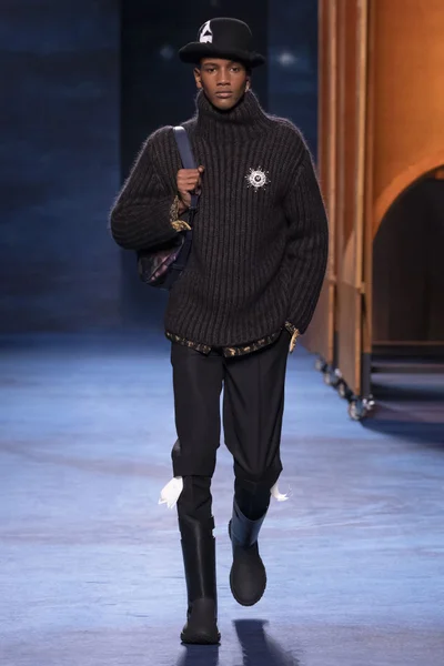 Look 3